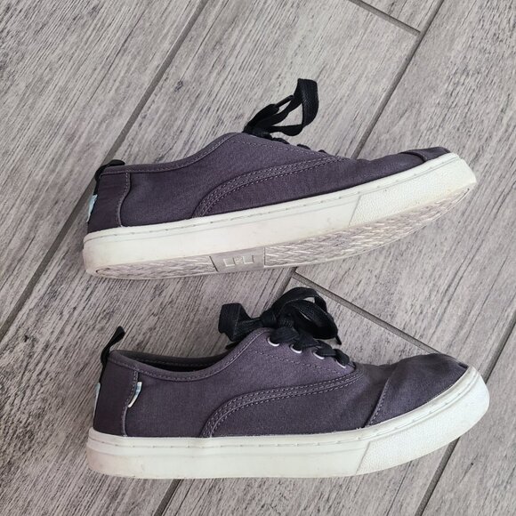 Toms youth kids lace up low top sneakers grey size 3.5 Y - Picture 8 of 11